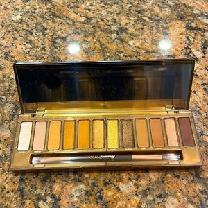 NEW Urban Decay Honey Pallete